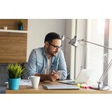eshop persona comprando por internet